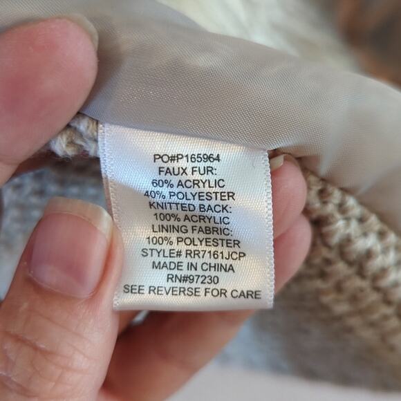 EUC Almost Famous Faux Fur Vest, M - Picture 4 of 5